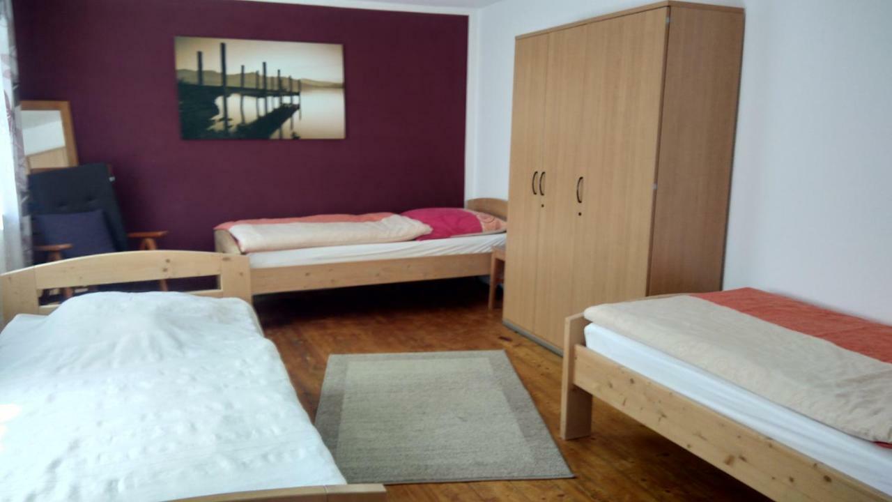 "Klein Und Fein"-Monteurzimmer Pohlheim Eksteriør billede