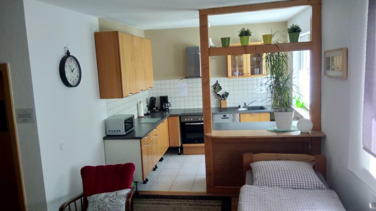 "Klein Und Fein"-Monteurzimmer Pohlheim Eksteriør billede