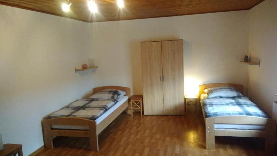 "Klein Und Fein"-Monteurzimmer Pohlheim Eksteriør billede